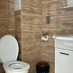бялата къща בית הארחה
