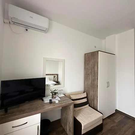 бялата къща Πανσιόν