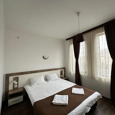 Πανσιόν бялата къща 3*