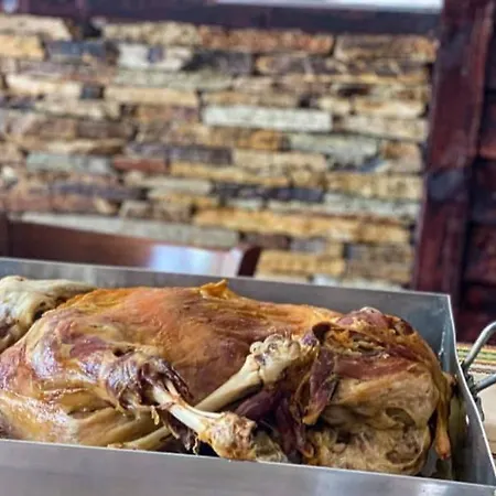 бялата къща Πανσιόν 3*