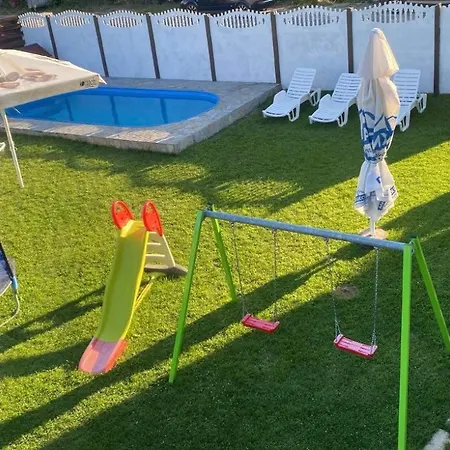 бялата къща Πανσιόν