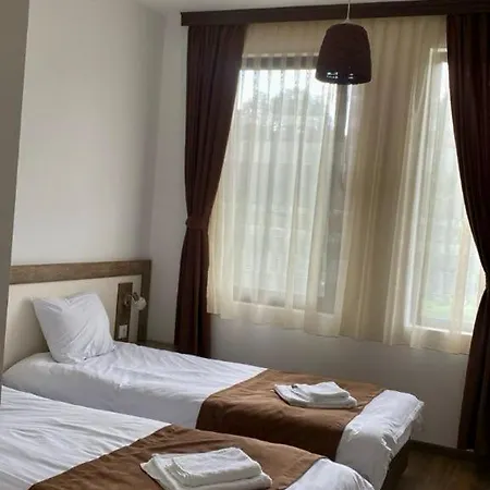 бялата къща Πανσιόν