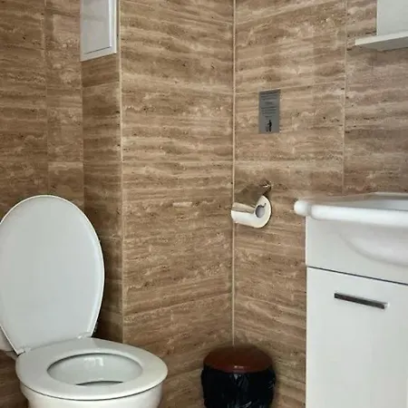 бялата къща Πανσιόν Chakalarovo