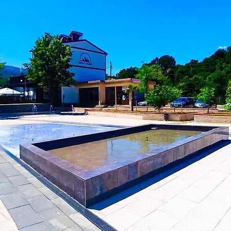 бялата къща Πανσιόν Chakalarovo