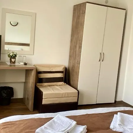 бялата къща 3* Chakalarovo